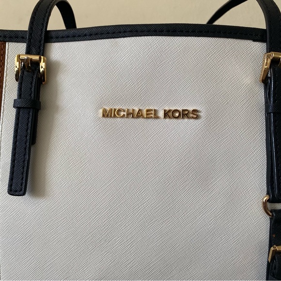 Michael Kors Caryall Tote - Picture 2 of 11